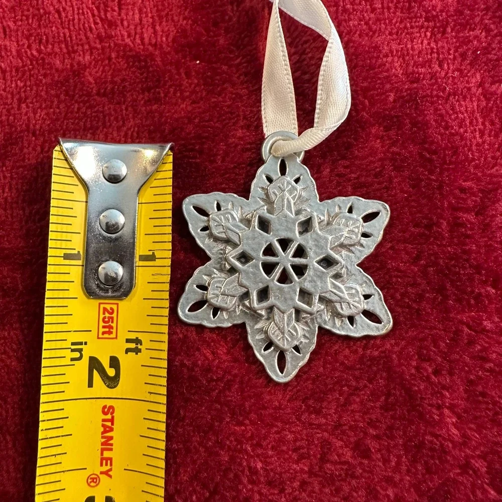 Silver Tone‎ Metal Snowflake Christmas Ornament Filigree Star Winter Holiday 2